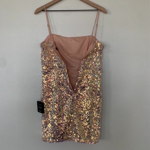 NWT Bringing the Sparkle Blush Iridescent Sequin Bodycon Mini Dress - Picture 10 of 11